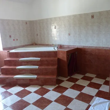 Oda ve Kahvaltı Mas Moise