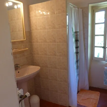 Mas Moise Oda ve Kahvaltı