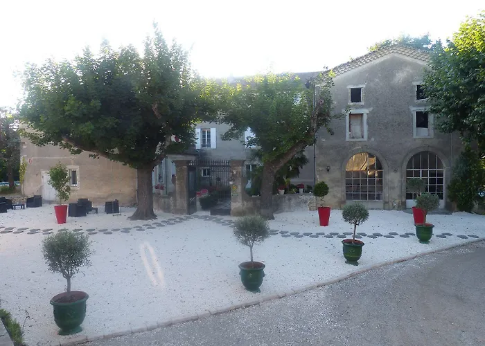 Couette-café Mas Moise 2*